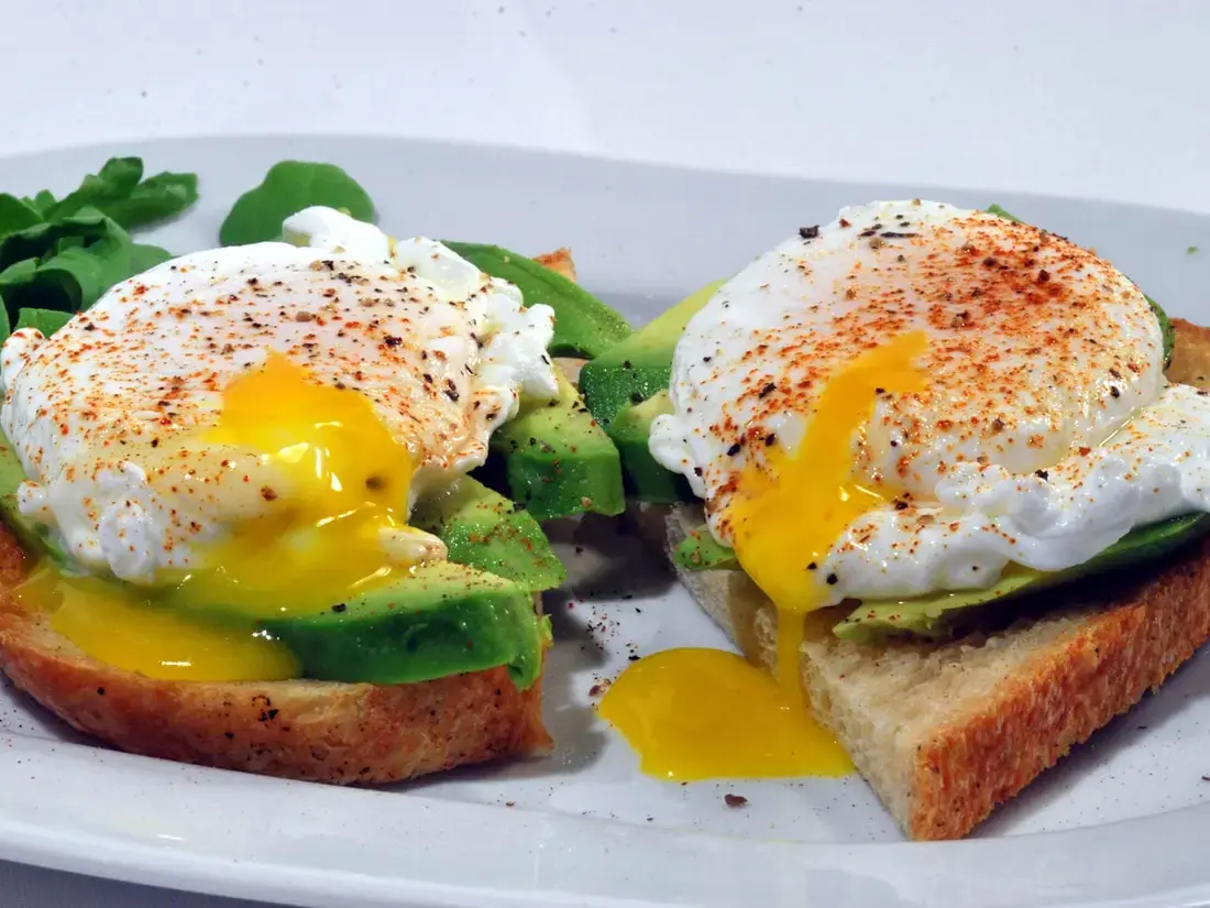 Smashed Avo & Cured Yolk – Fern & Smoke