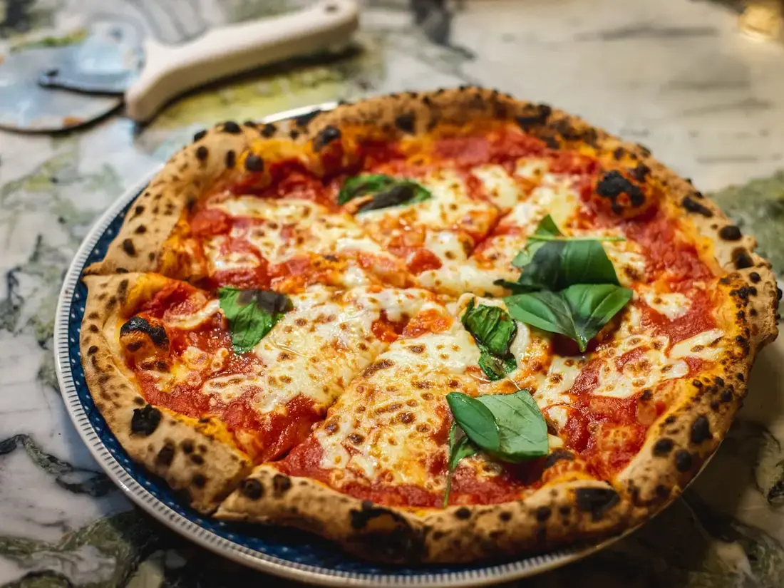 Pizza Margherita DOP – Nonna's Table